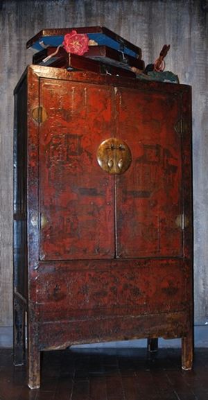 ARMOIRE ANCIENNE CHINOISE EN ORME POLYCHROMÉE