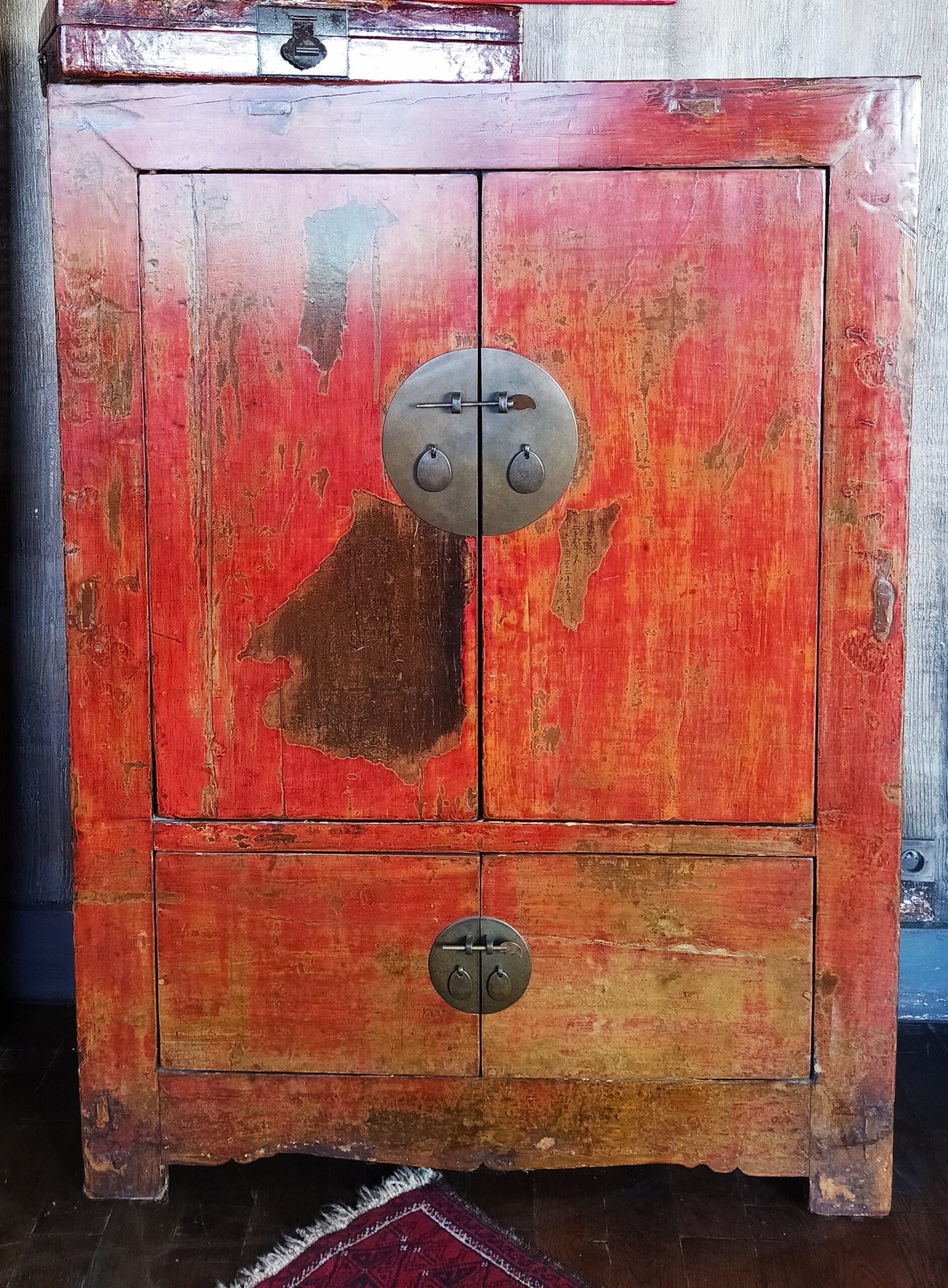 ARMOIRE LAQUÉE ANCIENNE CHINOISE