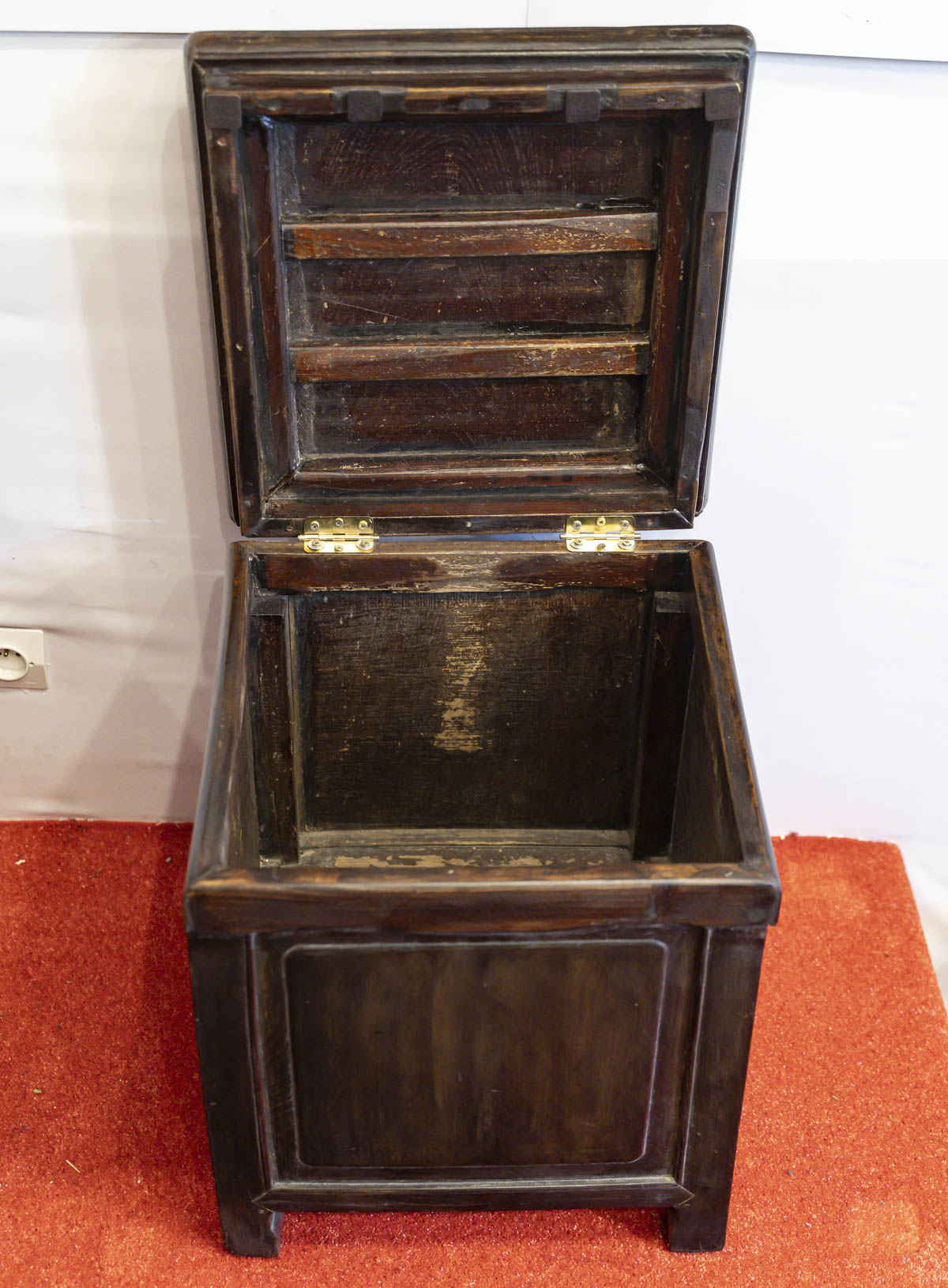 Tabouret-coffre ancien chinois