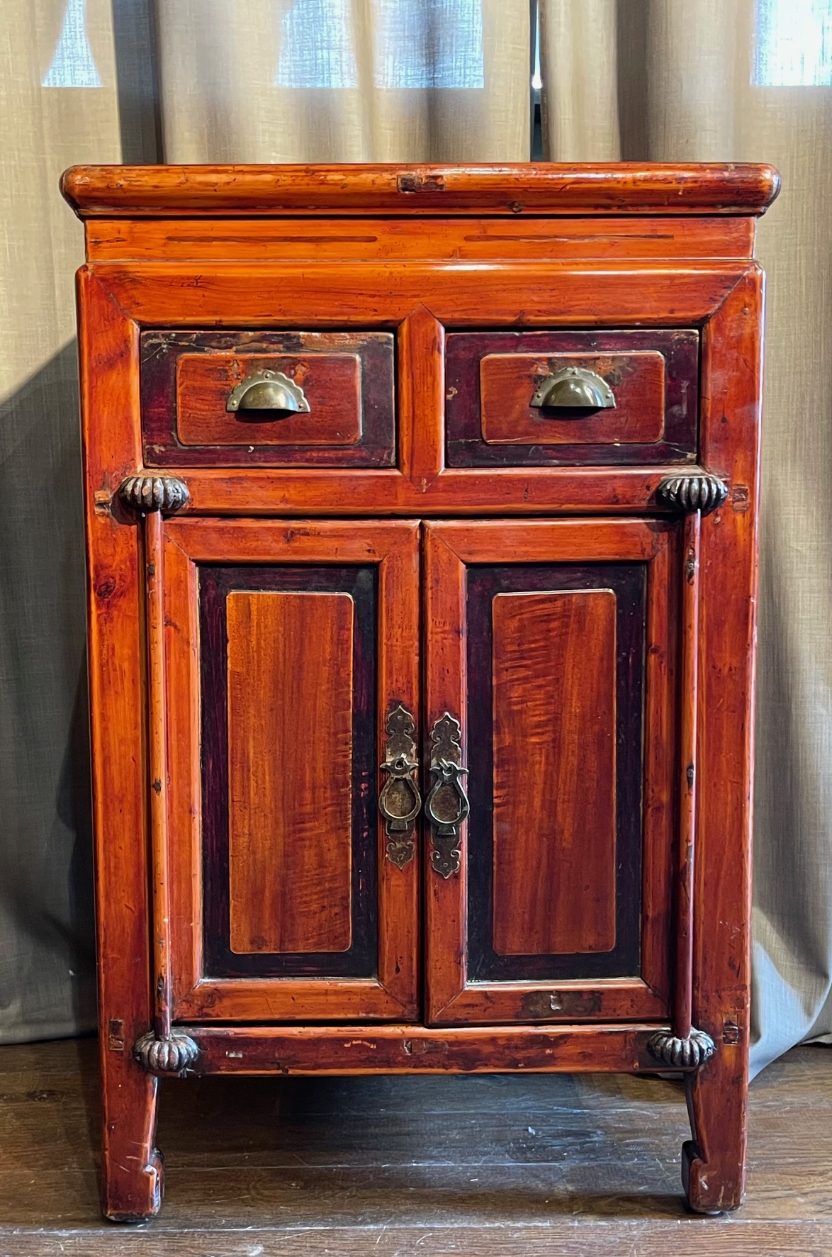 Buffet chinois ancien 2 portes 2 tiroirs