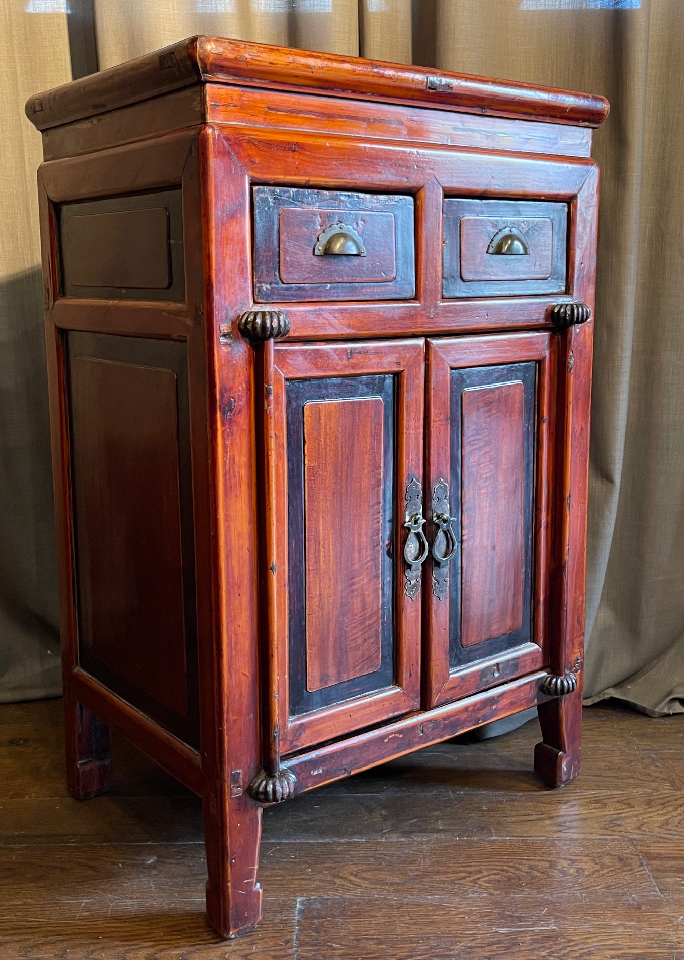Buffet chinois ancien 2 portes 2 tiroirs