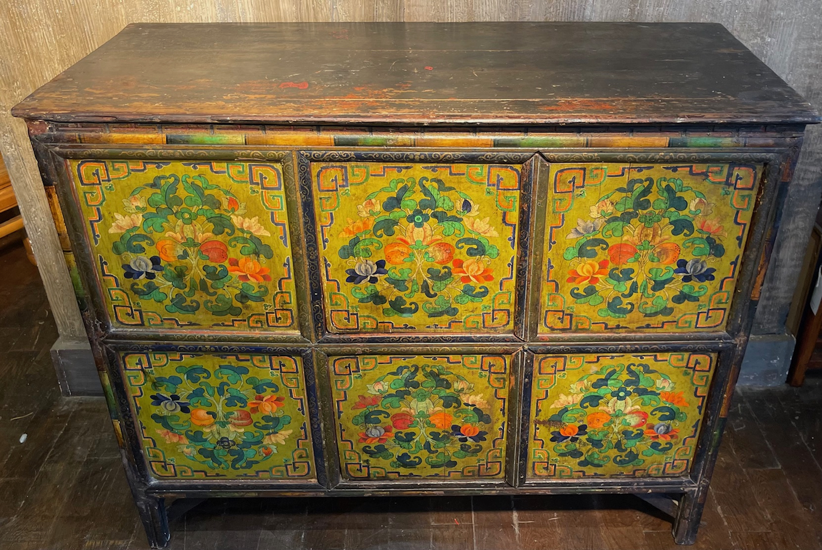 Buffet tibétain 4 portes